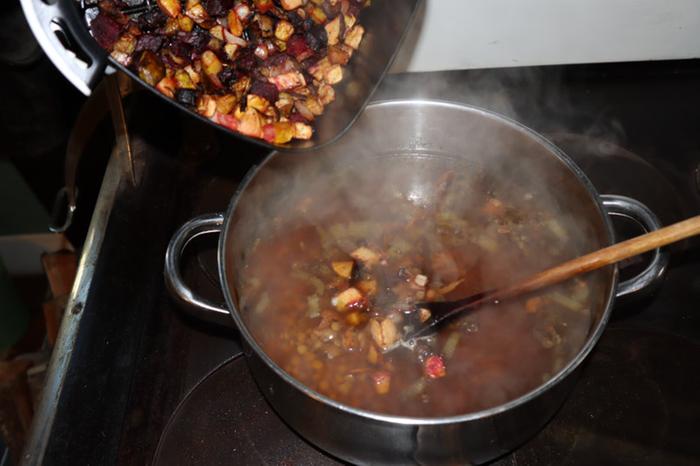 making lentil soup