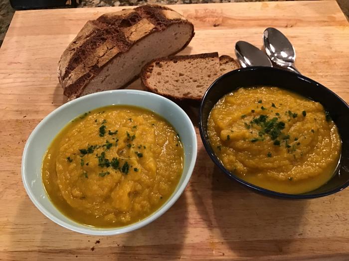 Walnuts and raisins served with soup