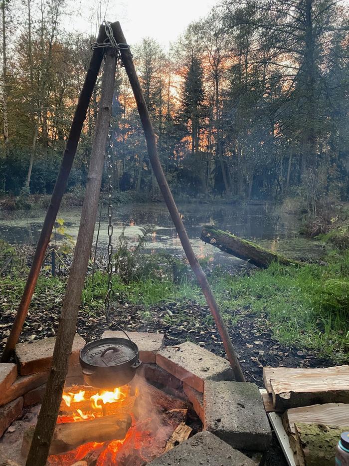 campfire-tripod-pond