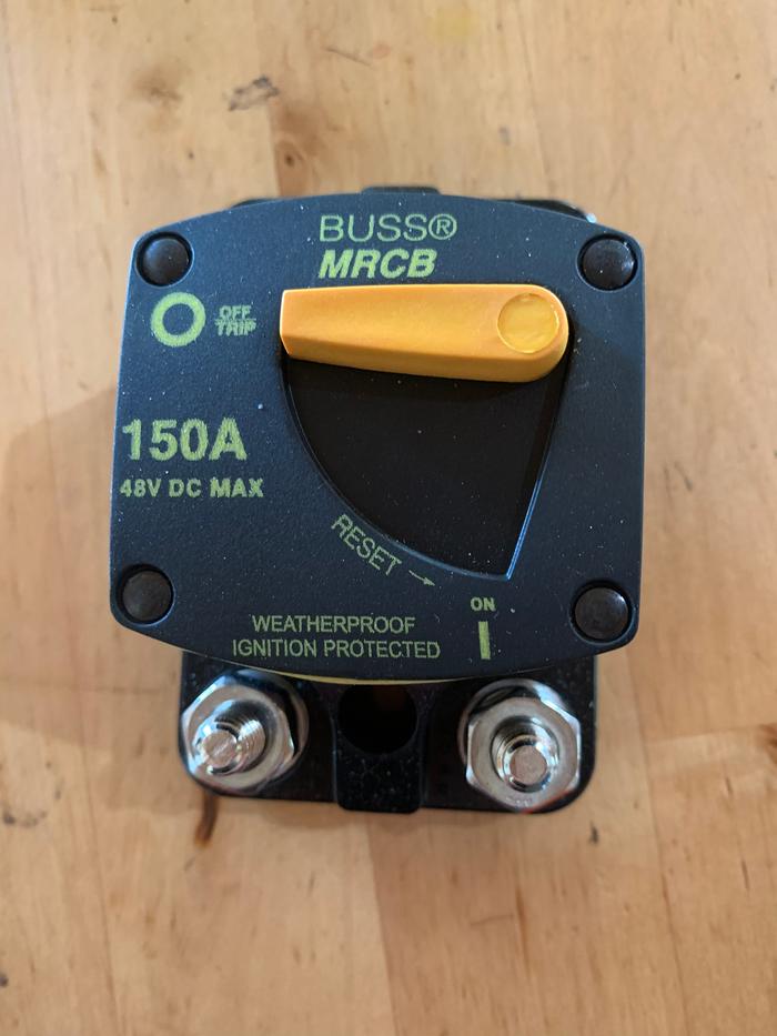 Dc circuit breaker 
