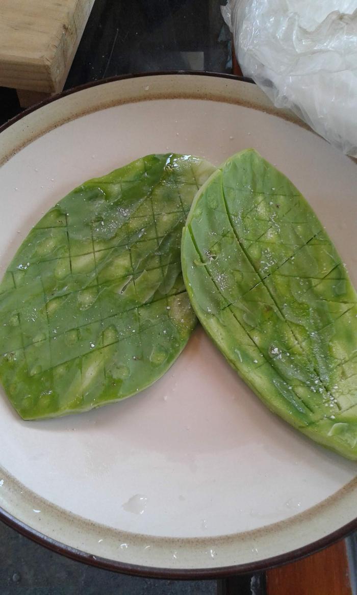 Nopales treated with mineral salt