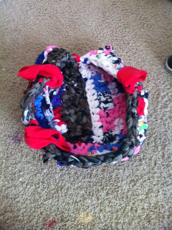 [Thumbnail for pet-bed-carrier-front.jpg]