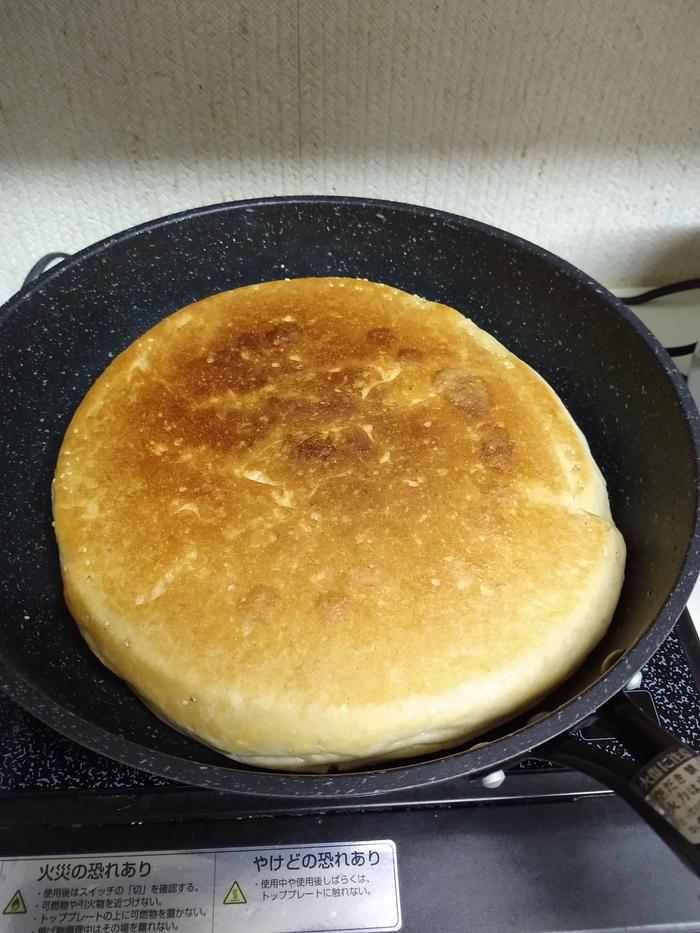 baking bread in a frying pan