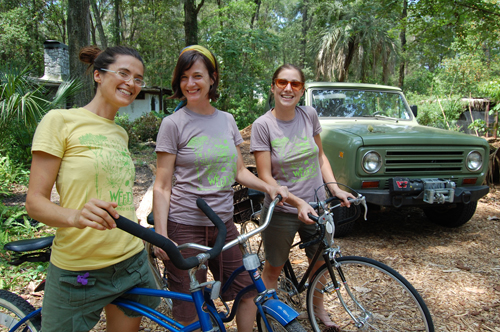 [Thumbnail for Weeds-tee-girls-for-permies-forum.jpg]