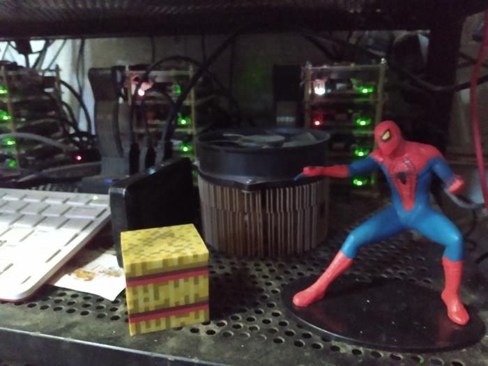 ASIC mini Litecoin miner and Spiderman 