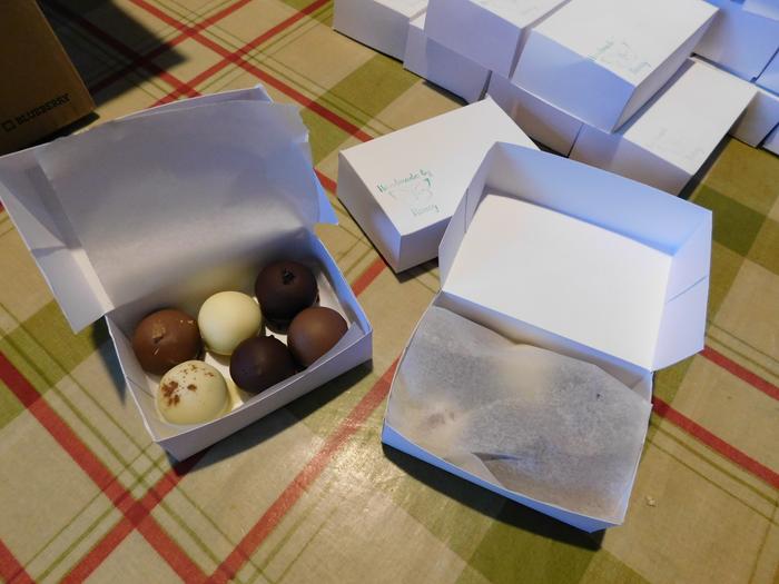 Home made gifts: chocolates and box