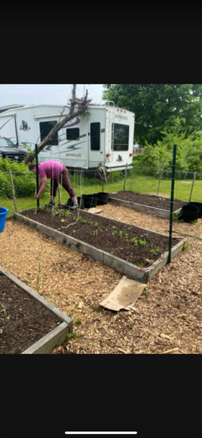 This is showing the bed filled, as well as a bonus 4'X10'X1' bed we made with extra wood