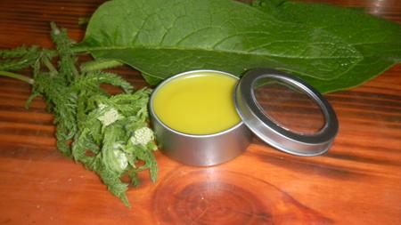 comfrey salve for sprains and bruises