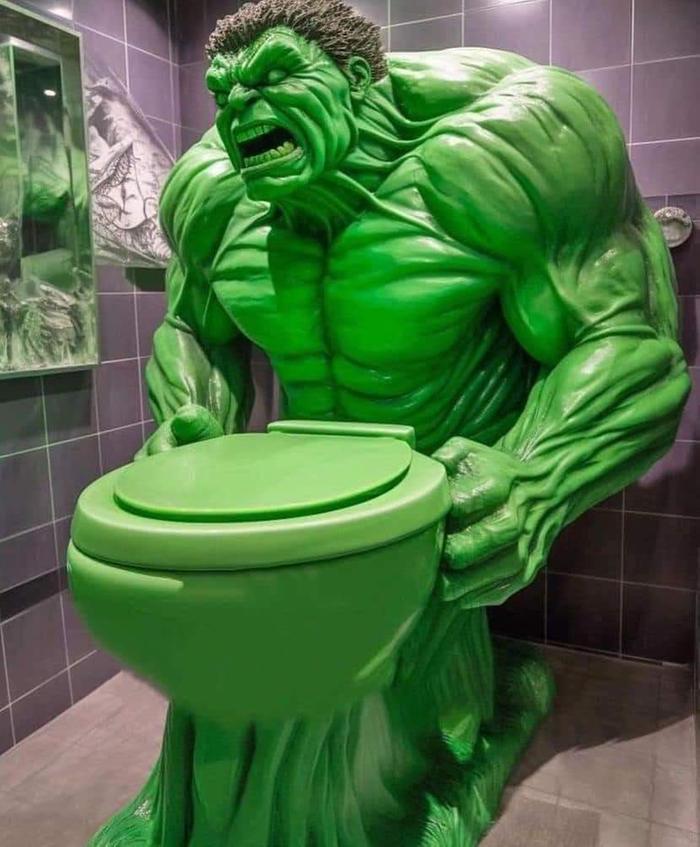 Hulk pooping fiercely 