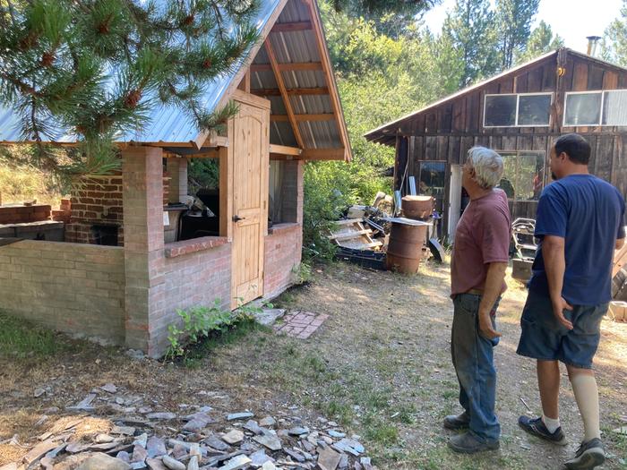 Outdoor kitchen.. open walls 