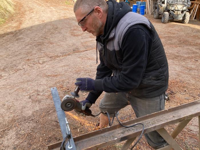 Cutting metal for the pizza pan oven thing