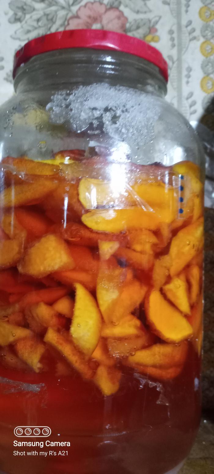 Apricots in their own syrup