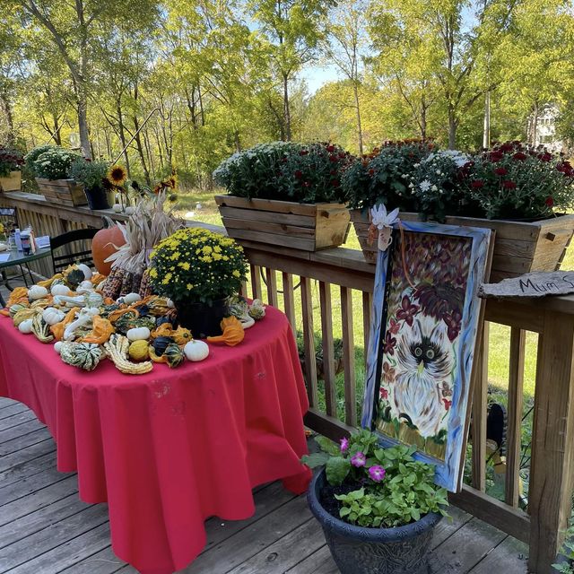 [Thumbnail for fall-display.jpg]