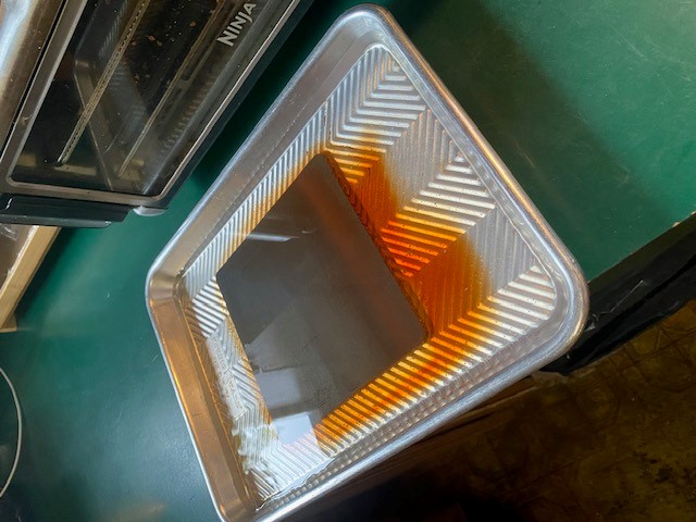 Steel is entirely saturated for 30 minutes in vinegar