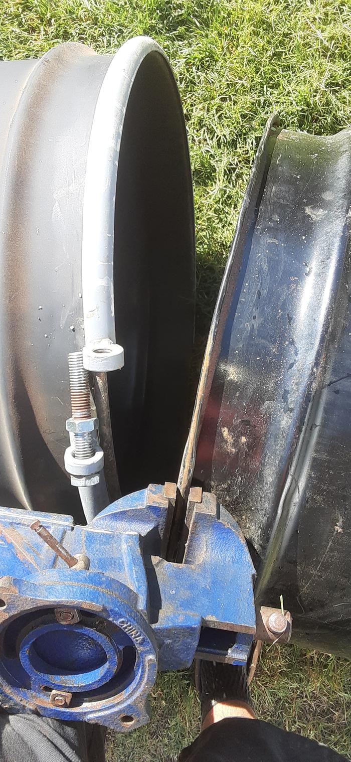 Rim of a barrel in a mechanic's vice