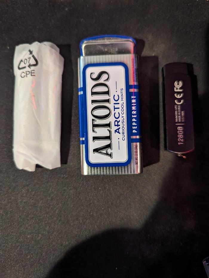 [Thumbnail for upcycled-thumbdrive-storage.jpg]