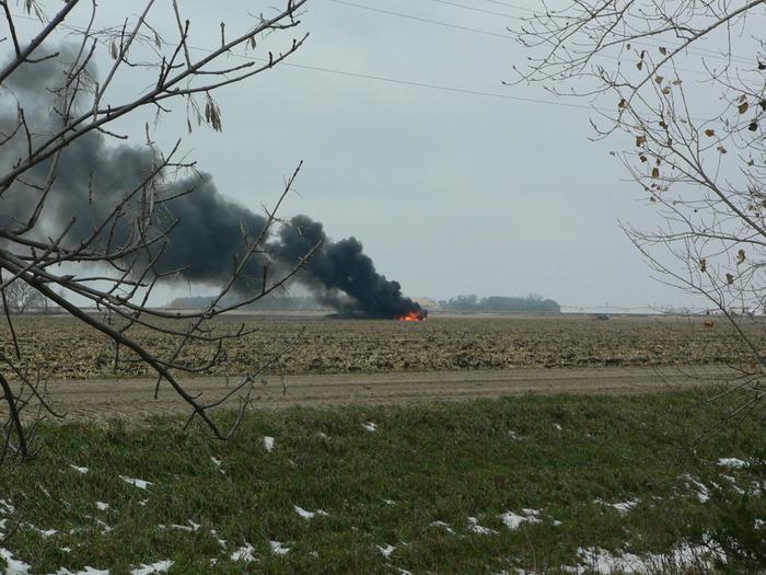 [Thumbnail for TractorFire2.JPG]