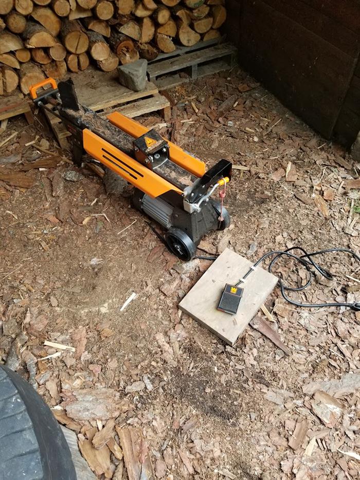 Modified electric log splitter