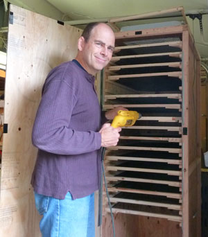 [Thumbnail for dave-hunter-crown-bees-300.jpg]