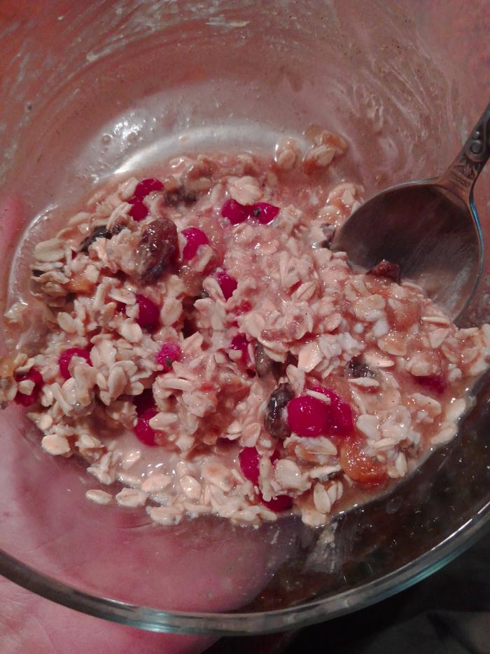 oatmeal for permaculture breakfast in a glass bowl