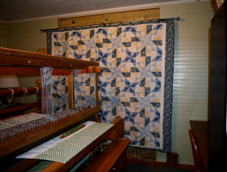 Quilt printed bedspread as the side window curtain