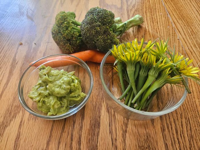 My lunch: salsify, carrot and broccoli dip