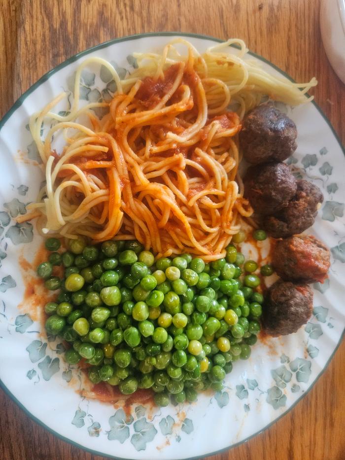 Elk meatballs, spaghetti and peas