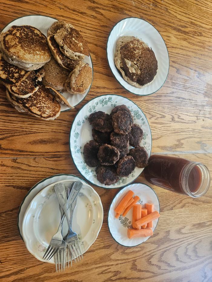 Elk breakfast sausage and pancakes
