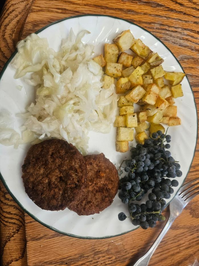 Well-rounded meal. These are the last of the grapes I grew. I love harvest season! But im also sad to leave the abundance of Summer and pass to un-fresh winter 