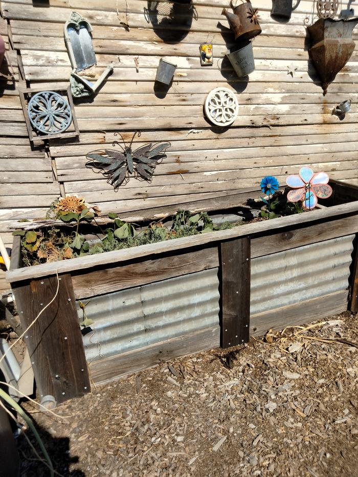 DIY raised bed from scrap
