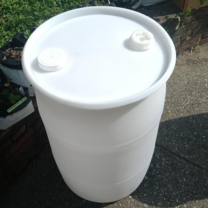 30 Gal white barrels