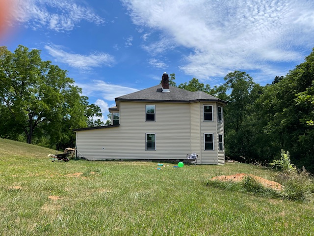 [Thumbnail for Old-farmhouse_north-side_chimney-2.jpg]