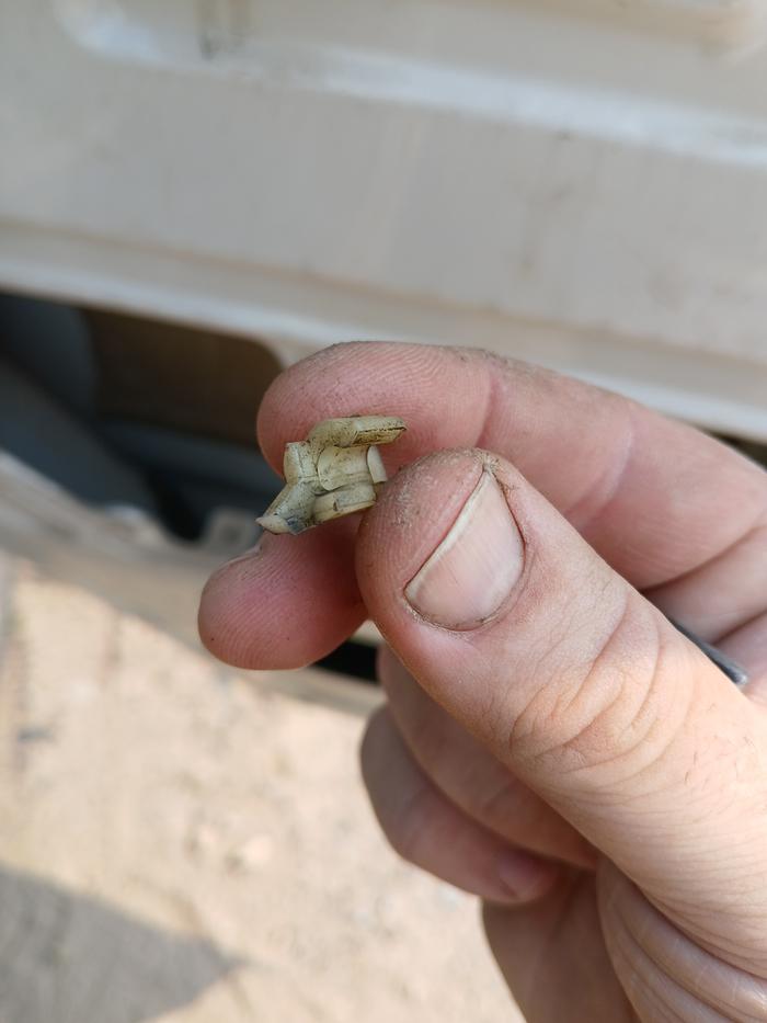 Here's the culprit!!! As you can see (hopefully) one side of the clip broke off
