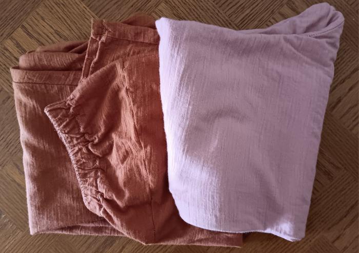 Wool knit dyed with poke berry 
