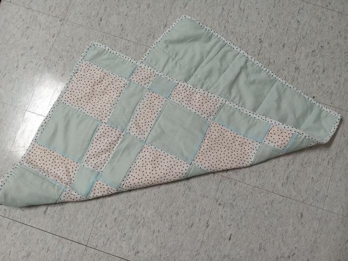 One baby quilt complete 3x2. This one for my Mama's new cat