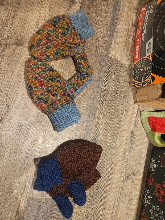 I made two kids mittens. About 15 hours per pair crocheting. I love the feel of reality fiber. These are wool. I had never felt non-acrylic yarn before skip. Now it's all I want to play with. 