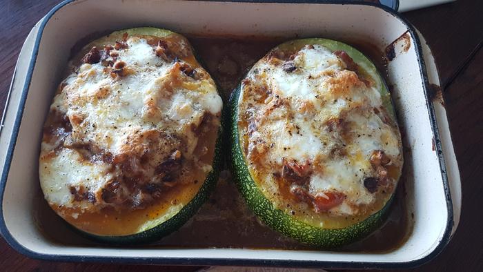 Stuffed courgettes with mince and rice