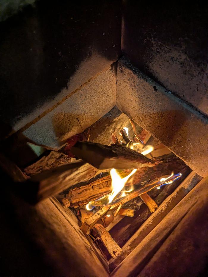 wood burning in a jtube rocket masonry heater