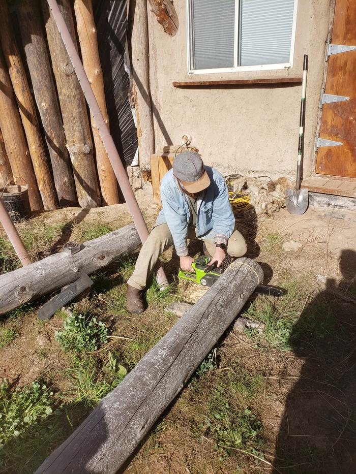 Cutting a log to length