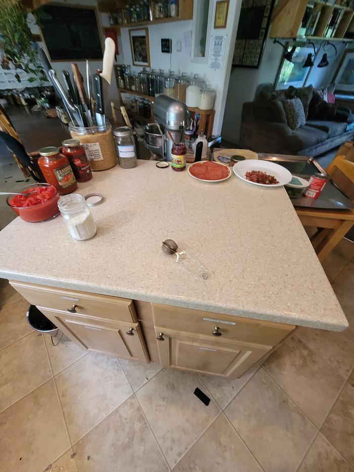 Pizza prep station