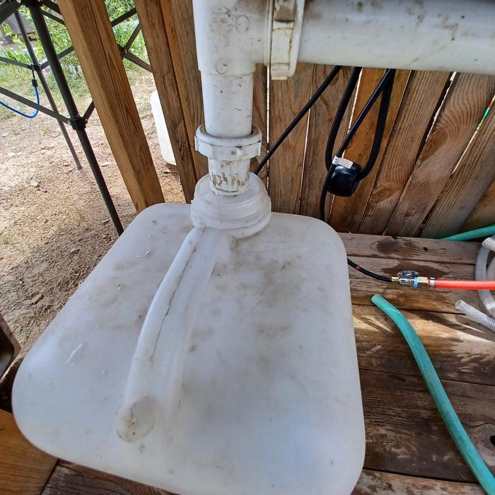 [Thumbnail for Outdoor-sink-drain-2.jpg]