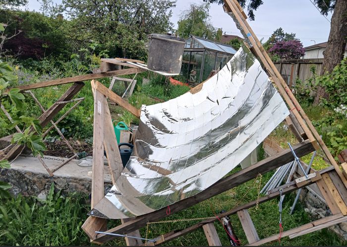 This is the dish in the summer, when it was used to steam soil in the pot. Designed on a drawing board! And scaled up. 