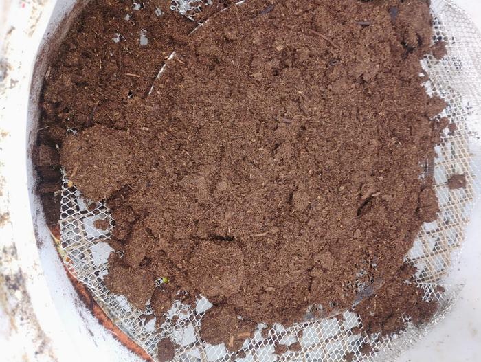 Peat for a soil wick