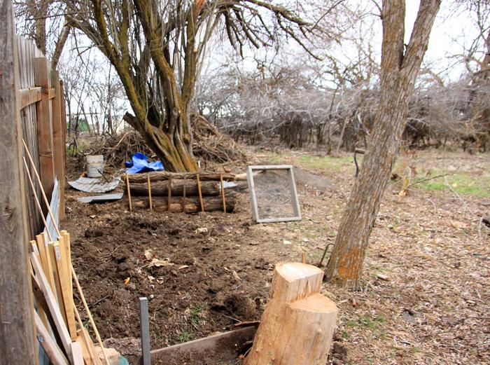 [Thumbnail for Compost-Pile-Wood.jpg]