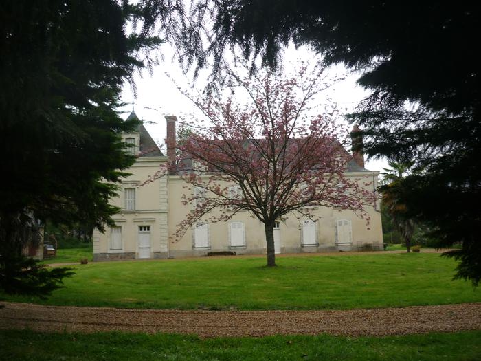 This is how the chateau is looking with shiney new gravel , not my idea ;-)