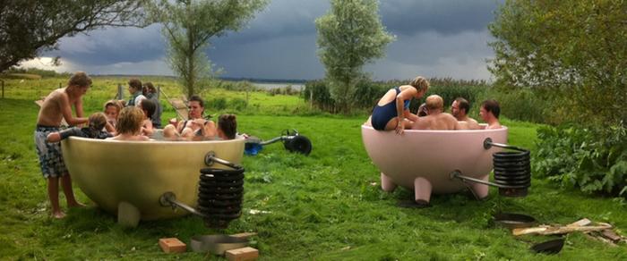 [Thumbnail for groep-in-tubs-LRG-CROP.jpg]