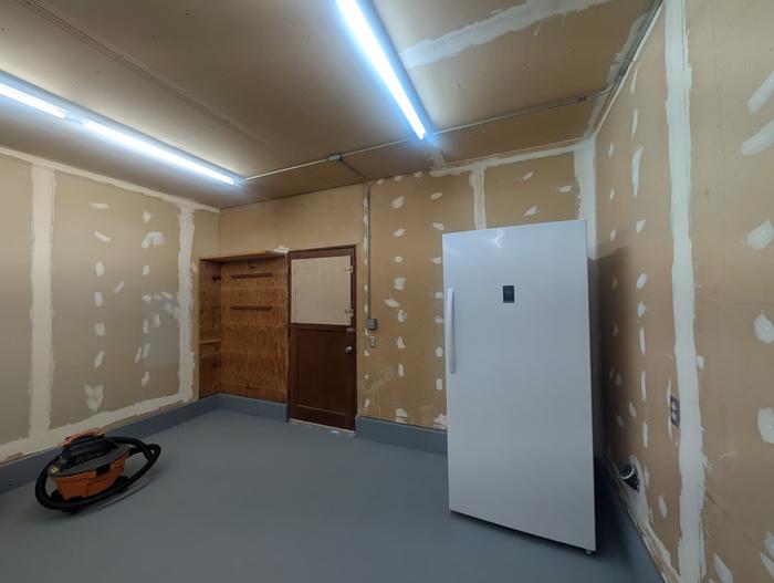 [Thumbnail for garage-1.jpg]