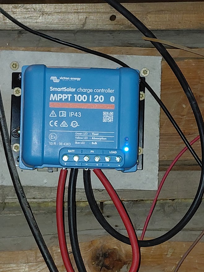 Victron 100 volt 20 amp MPPT charge control
