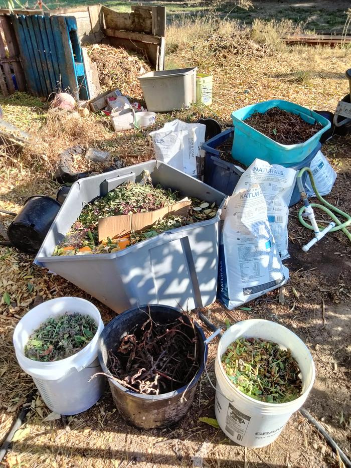 Getting ready (the dog food bags have 2 5 gallon buckets worth of shredded cardboard)