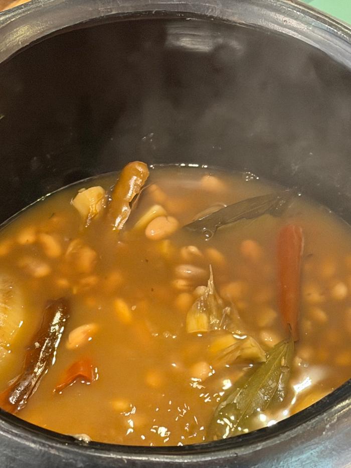 At lunch time, the beans are soft and the whole house smells delicious. 